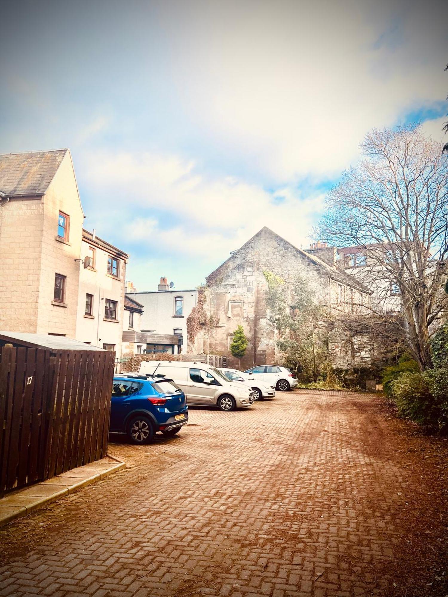 3 Bedroom Harbourside Apartment, Queensferry, 10 Miles From Edinburgh Apartment