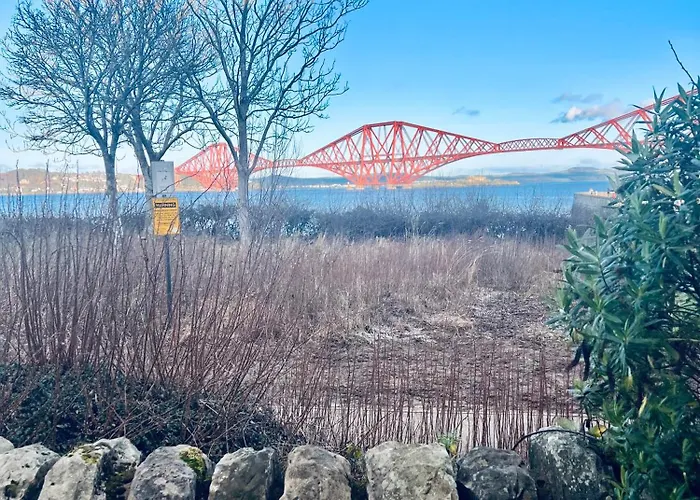3 Bedroom Harbourside Apartment, Queensferry, 10 Miles From Edinburgh