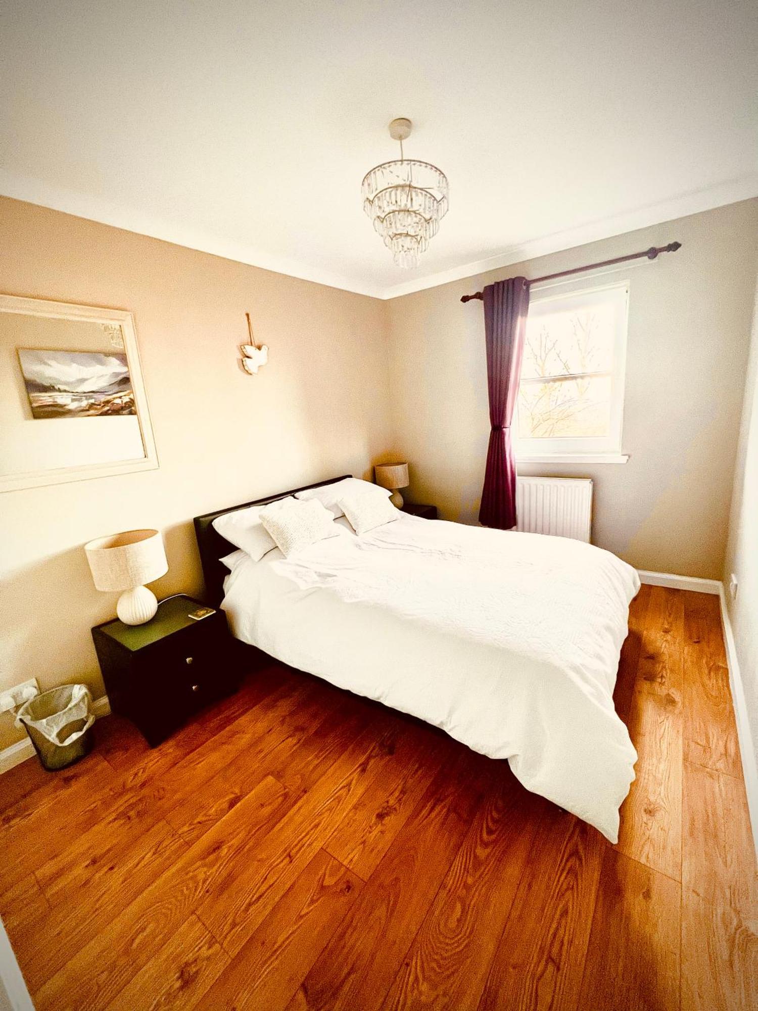 3 Bedroom Harbourside Apartment, Queensferry, 10 Miles From Edinburgh Apartment