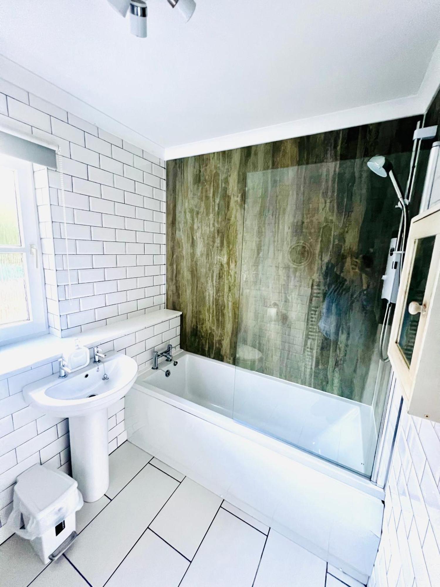 Apartment 3 Bedroom Harbourside Apartment, Queensferry, 10 Miles From Edinburgh *