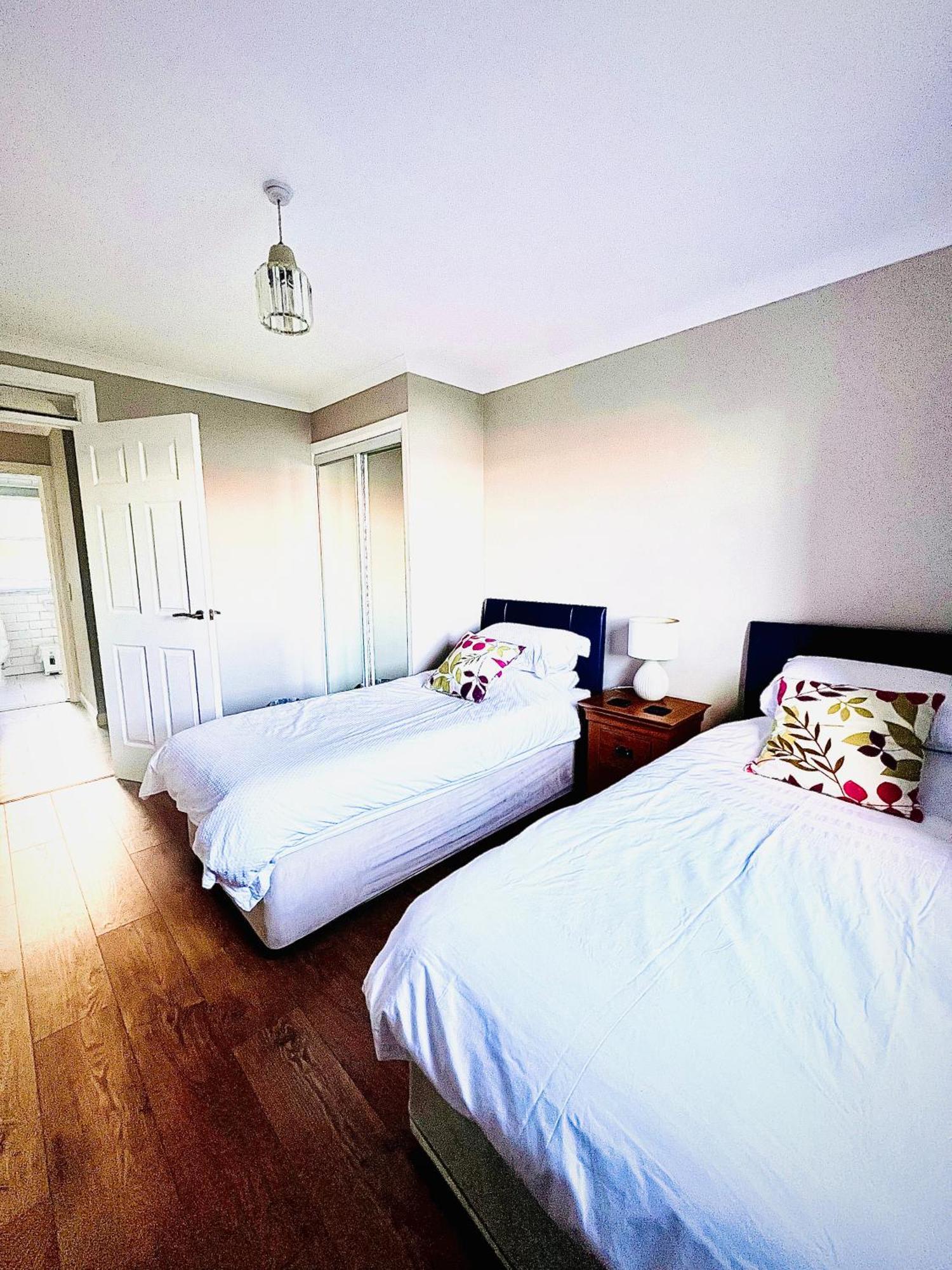 3 Bedroom Harbourside Apartment, Queensferry, 10 Miles From Edinburgh South Queensferry