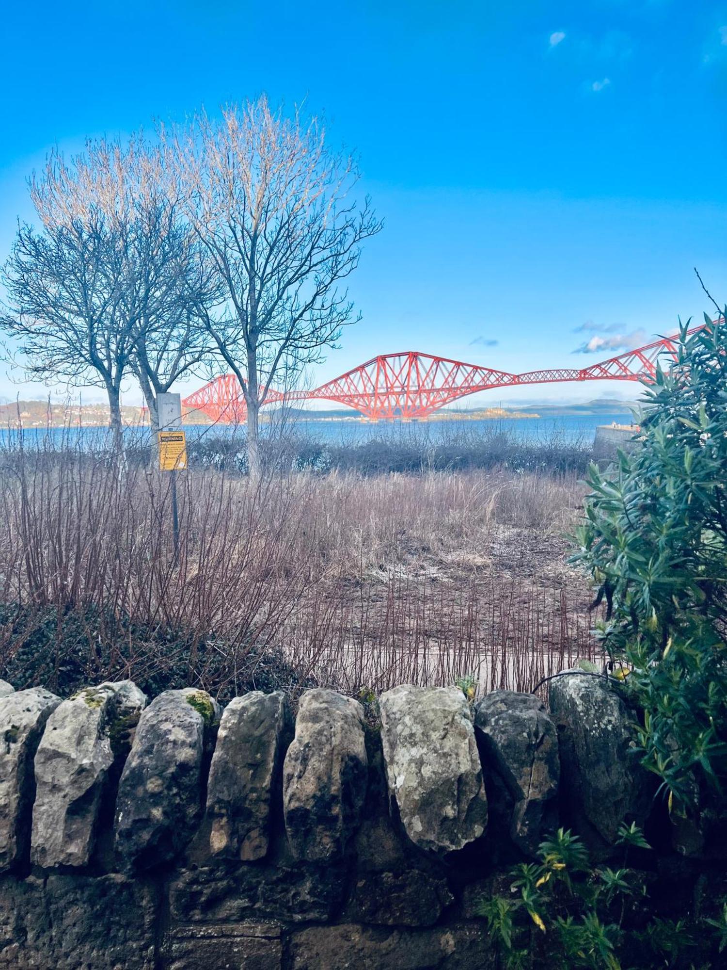 Apartment 3 Bedroom Harbourside Apartment, Queensferry, 10 Miles From Edinburgh *