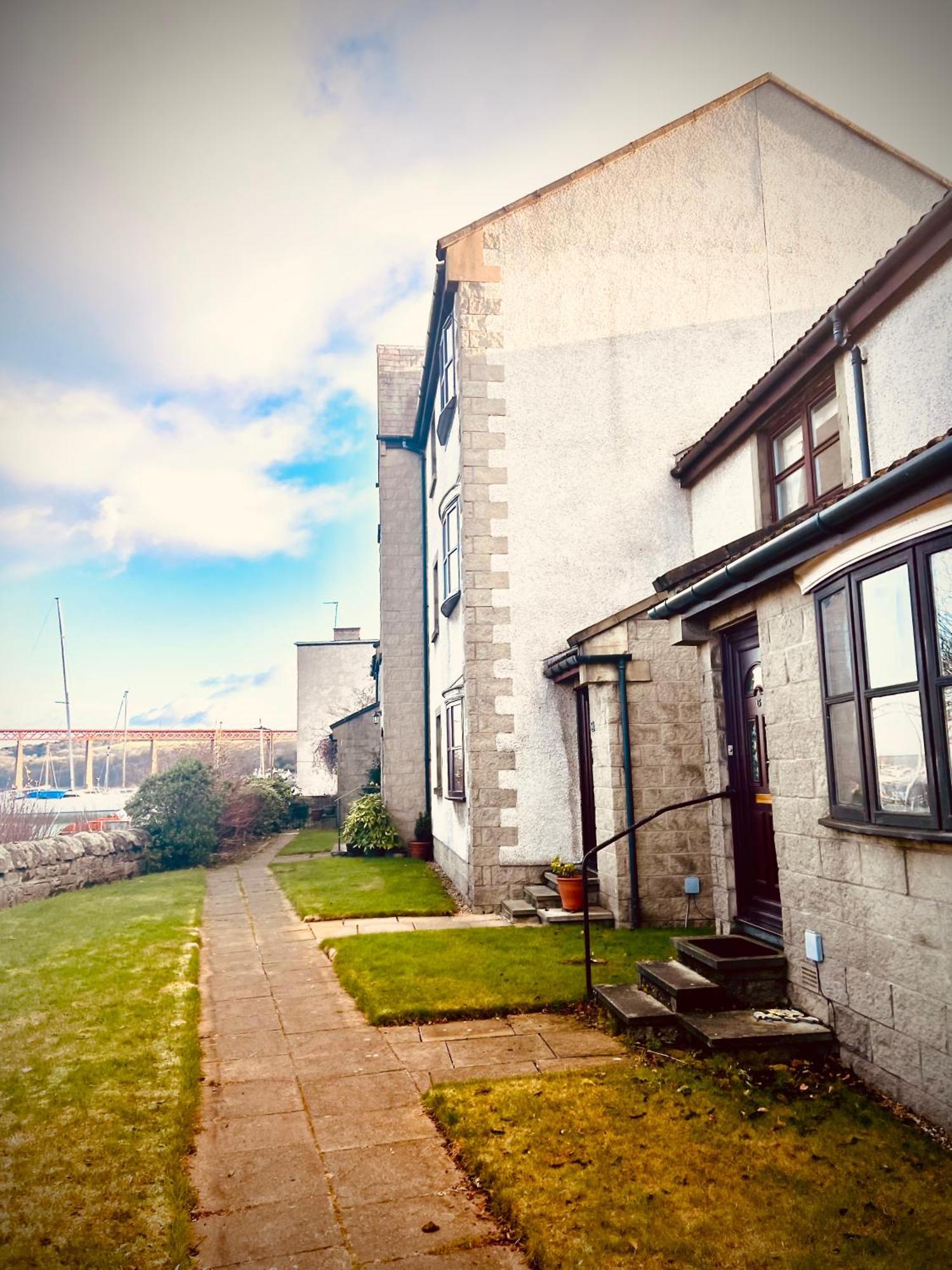 3 Bedroom Harbourside Apartment, Queensferry, 10 Miles From Edinburgh *