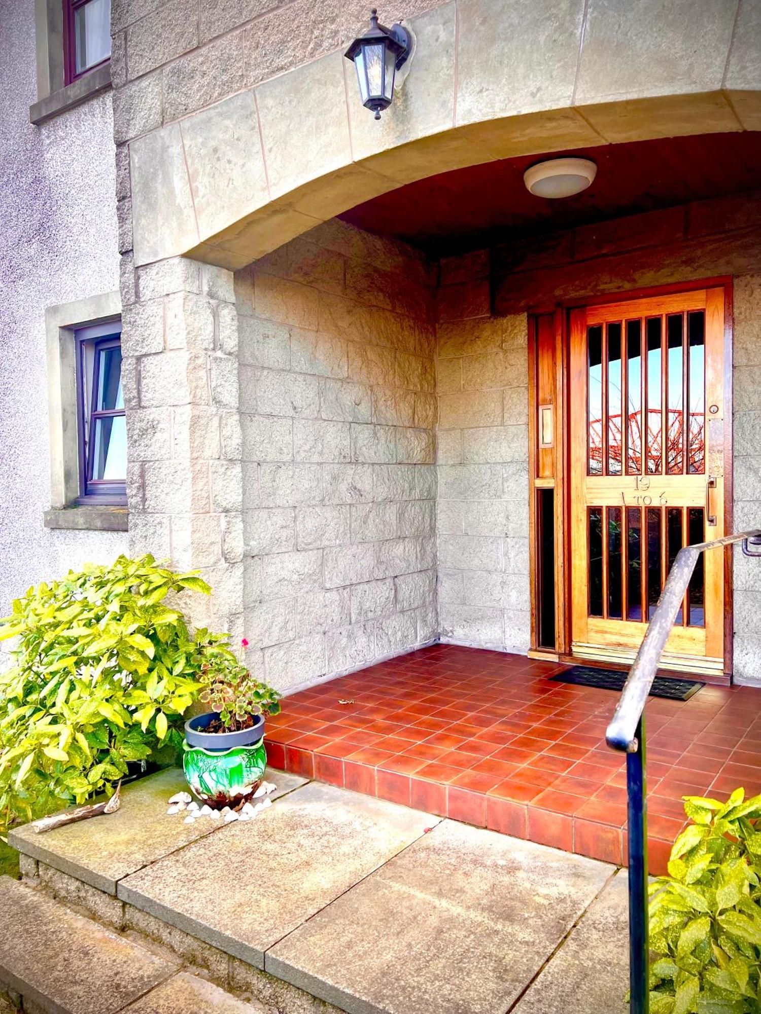 3 Bedroom Harbourside Apartment, Queensferry, 10 Miles From Edinburgh South Queensferry